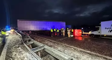 Tragiczny wypadek na S8. Jedna osoba nie żyje, a dwie trafiły do szpitala