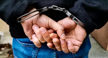 Rozlał gnojowicę przed posesją ministra oraz kierował groźby karalne. 35-latek został zatrzymany