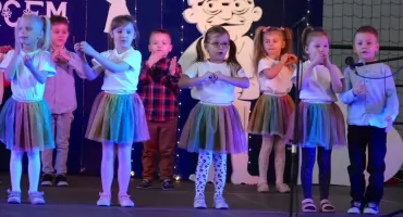 Przedszkolaki świętowały Dzień Babci i Dziadka - ZOBACZ FILM [VIDEO]