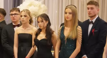 Studniówka 2026: Młodzież z ZSA bawi się na balu studniówkowym [FOTO+VIDEO]