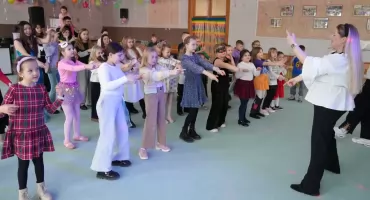 Bal maskowy z Miejskim Ośrodkiem Kultury w Zambrowie. Dzieci pożegnały ferie zimowe [FOTO+VIDEO]