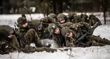 Zdali egzamin z wynikiem pozytywnym. Teraz czeka ich przysięga na sztandar 1 Podlaskiej Brygady Obrony Terytorialnej [FOTO]