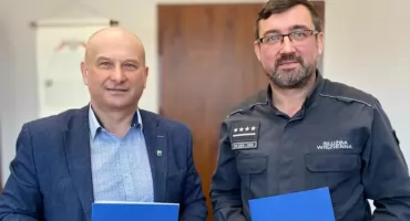 Budy z Czerwonego Boru trafiły do Gminy Zambrów. Osadzeni pomagają zwierzętom