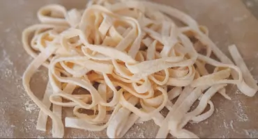 GIS: Brak prawidłowego oznaczenia alergenu w makaronie