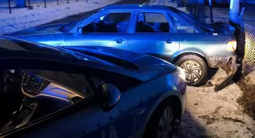Policyjny pościg za Audi. Recydywista z pięcioma zakazami zatrzymany siłą