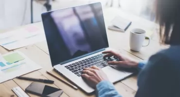 Jak szybko, łatwo i bez stresu złożyć e‑deklarację online?