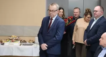 Jerzy Przychodzeń odchodzi na emeryturę. Pożegnanie kierownika pływalni „Delfin” [FOTO]