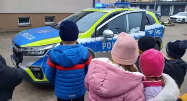 Uczniowie ze Szkoły Podstawowej w Srebrnej odwiedzili zambrowską komendę [FOTO]