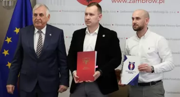 Ponad 700 tysięcy złotych na zambrowski sport. Burmistrz podpisał umowy z klubami [FOTO]