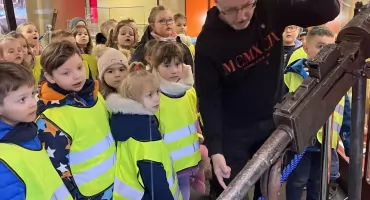 Mali odkrywcy w Regionalnej Izbie Historycznej. Przedszkolaki poznały historię miasta [FOTO]