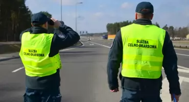 Jechał bez uprawnień. Wpadł podczas kontroli Służby Celno-Skarbowej