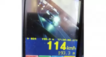 Kierowca BMW stracił prawo jazdy. Jechał 114 km/h poza terenem zabudowanym