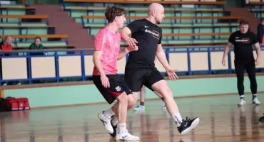Finał Zambrowskiej Ligi Halowej w SP5. Dobroplast z Pucharem Burmistrza [FOTO]