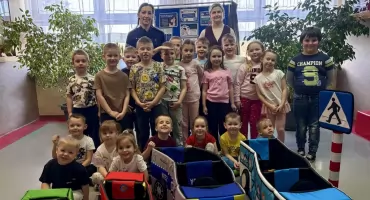 Zajęcia z zakresu bezpieczeństwa w ruchu drogowym dla przedszkolaków z SP w Osowcu [FOTO]