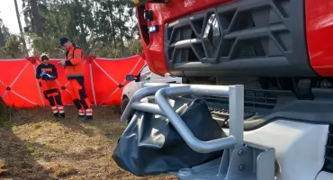 Tragedia w gminie Rutki. Nie żyje mężczyzna przygnieciony przez drzewo [FOTO]