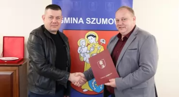 Remont remizy w Ostrożnem. Wójt Andrzej Pskiet podpisał umowę [FOTO]