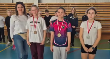 Sukces młodych badmintonistek z zambrowskiej „Czwórki” [FOTO]