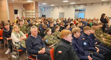 Klasy mundurowe z ZSA na lekcji historii w Białymstoku [FOTO]