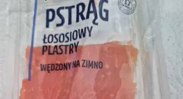 GIS ostrzega: groźna bakteria w pstrągu łososiowym. Znana sieć sklepów wycofuje produkt ze sprzedaży