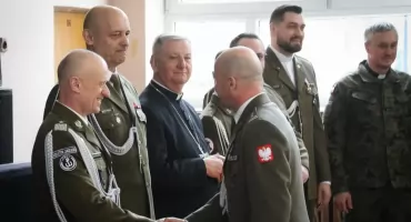 Świąteczne spotkanie garnizonowe z udziałem żołnierzy 1PBOT [FOTO]