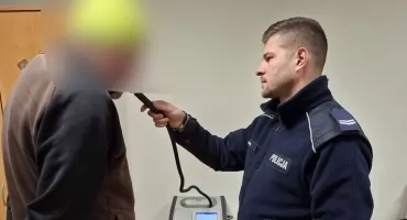 36-latek kierował mając prawie dwa promile i aktywny zakaz prowadzenia pojazdów