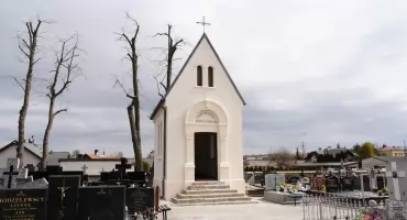 Zabytkowe kaplice ks. Marcina Krajewskiego i rodziny Woyczyńskich w Zambrowie odzyskały dawny blask [FOTO+VIDEO]