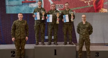 Podlascy Terytorialsi na podium w zawodach Wojsk Obrony Terytorialnej w pływaniu [FOTO]