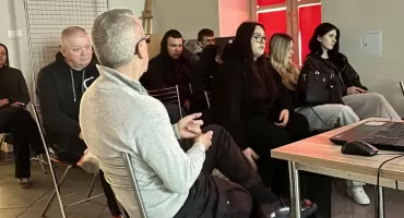 Młodzież z OHP z wizytą w Izbie Historycznej. Kolejna lekcja o dziejach Zambrowa [FOTO]