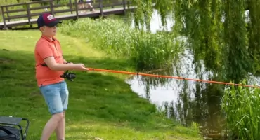 Stowarzyszenie Okoń organizuje zawody wędkarskie. Dzieci powalczą o puchar burmistrza