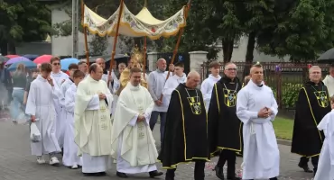 Boże Ciało 2026: Procesje przeszły ulicami Zambrowa [FOTO+VIDEO]
