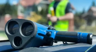 Jechali za szybko i bez uprawnień. Zostali zatrzymani przez zambrowską drogówkę