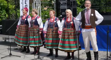 To była prawdziwa uczta ludowych i biesiadnych melodii. III Festiwal „Z folklorem na ty” już za nami! [FOTO+VIDEO]