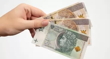 Oszuści okradli sklep w Zambrowie. Skutecznie odwrócili uwagę kasjerki