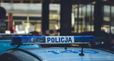 20-latek driftował pod marketem w Zambrowie. Stracił prawo jazdy