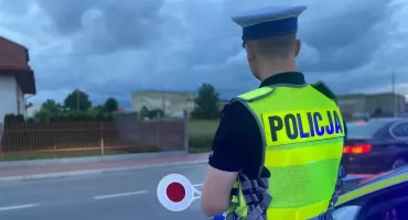 Popisywał się na quadzie przed galerią handlową. 30-latek stracił prawo jazdy