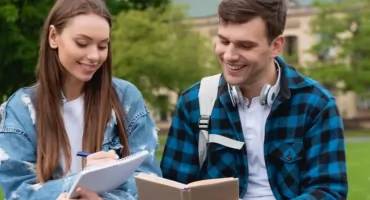 Studia dla niezdecydowanych? Porównaj administrację i psychologię i wybierz świadomie