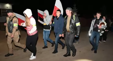 Uczcili pamięć żołnierzy 71. pułku piechoty. Nocny Marsz Pamięci lasami Czerwonego Boru [FOTO]