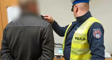 Policjanci skontrolowali 300 kierowców. W Szumowie wpadł 23-latek z 1,5 promila