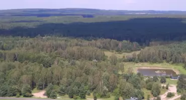 Czerwony Bór i Bacze Mokre pod presją inwestorów. Mieszkańcy mówią „NIE” spalarni, kompostowni i wielkim kurnikom