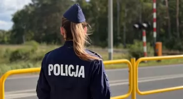 Funkcjonariusze zatrzymali dwóch poszukiwanych mężczyzn. Jeden z nich trafił do zakładu karnego